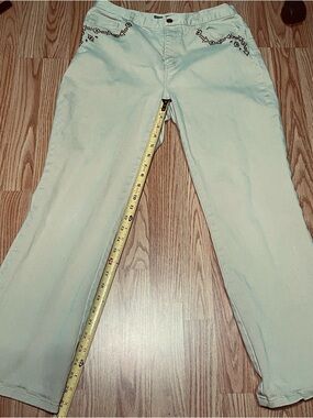 Lauren Ralph Light Cream Boot-Cut Jeans with Embroidered Pockets Size 10p